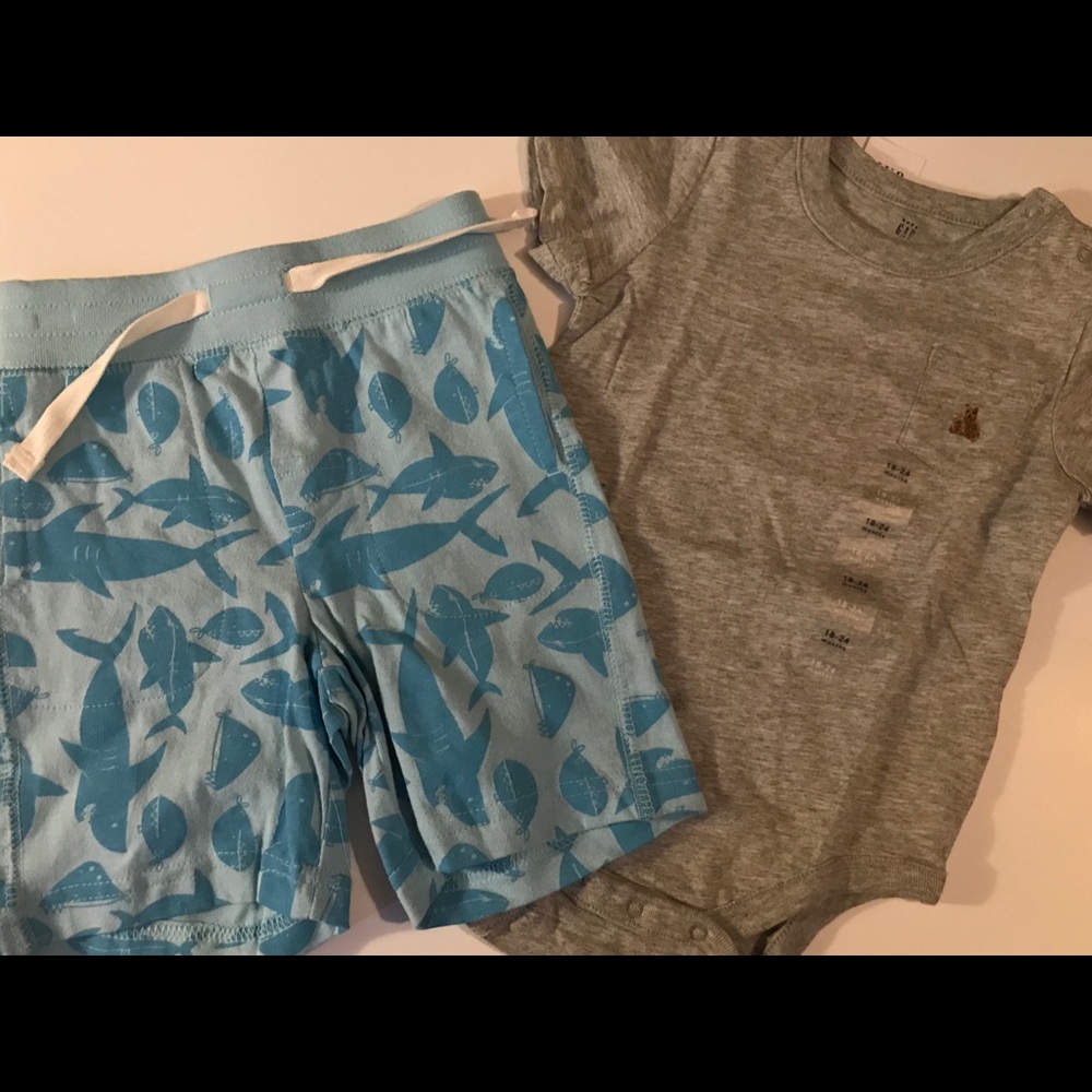 NWT New Gap boys shark shorts & gray onesie tee